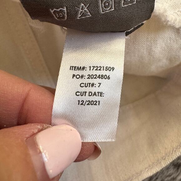 Torrid White Crop Denim Vest NEW Size 3 3X NWT Closet Staple Capsule Wardrobe - Picture 14 of 16